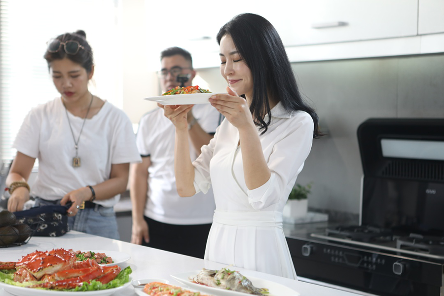 引爆新一輪傳播熱潮！佳歌集成灶廣告海陸空全方位包圍
