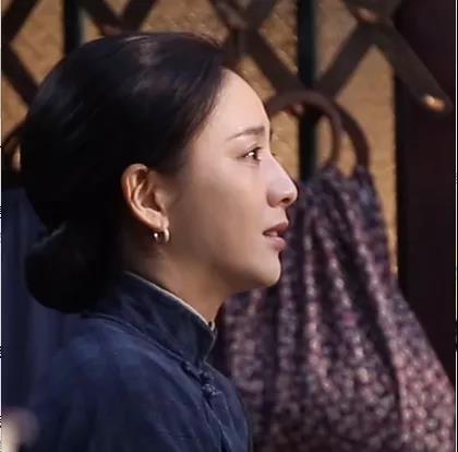 佳歌集成灶代言人佟麗婭《革命者》：為祖國(guó)吶喊，我們從來(lái)都站在一起！