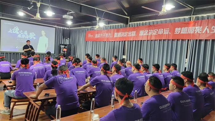 佳歌集成灶“上佳之選 乘勢高歌”招商峰會啟動會順利召開！