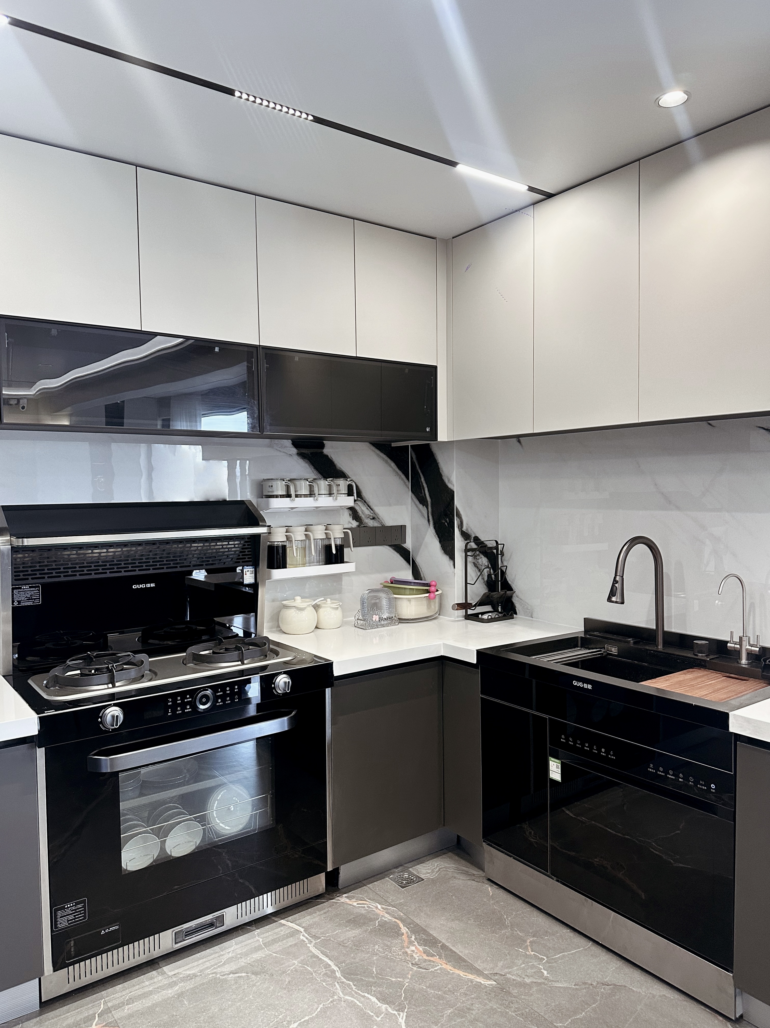 佳歌盤州用戶曾先生：佳歌廚電筑就輕奢廚房典范